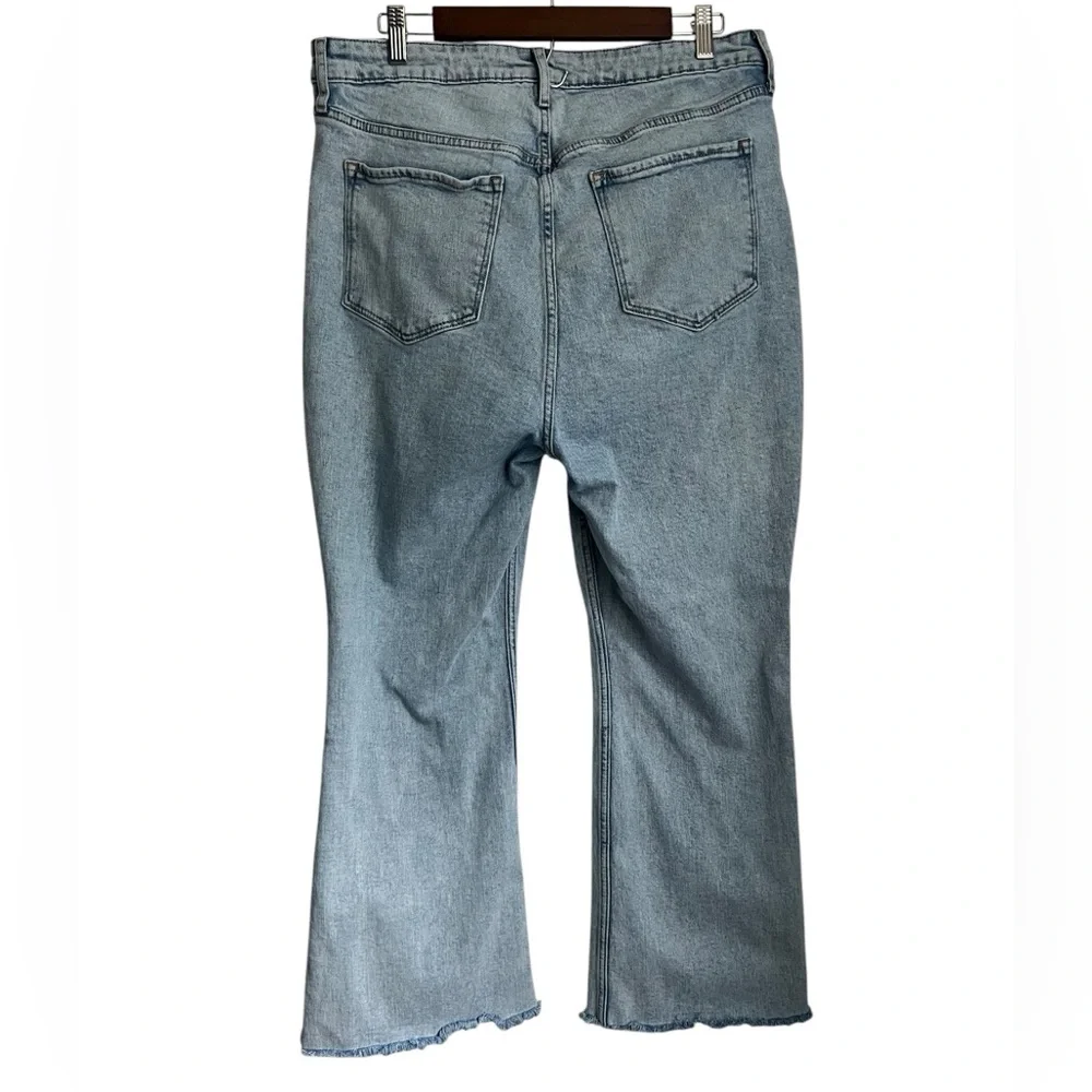 Old Navy Light Wash Women's Higher High Rise Flare Jeans - 16 - Picture 2 of 10